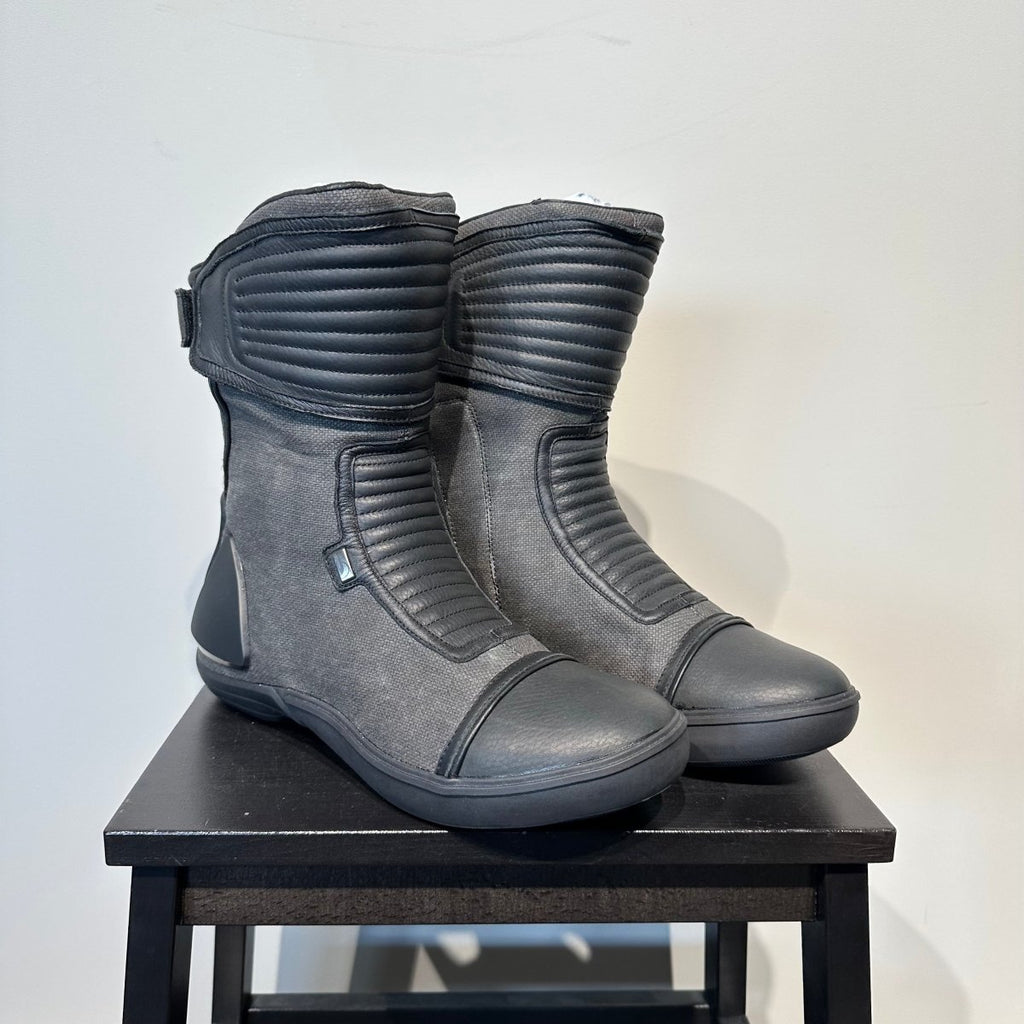 Vitesse Motorlaarzen Textiel (46) - Tweedehandsmotorkleding.nl