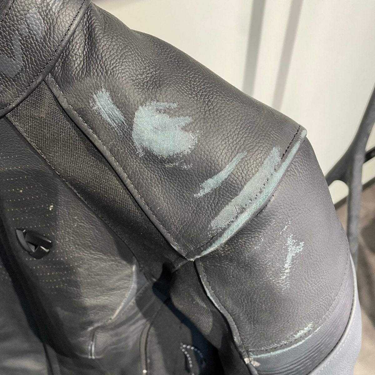 REV'IT Xena 4 Motorjas Leer (42) - Tweedehandsmotorkleding.nl