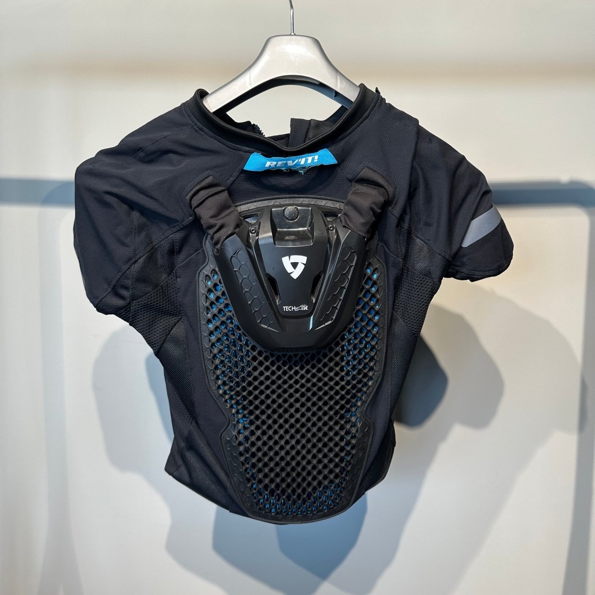 REV’IT Avertum Airbag (M) - Tweedehandsmotorkleding.nl