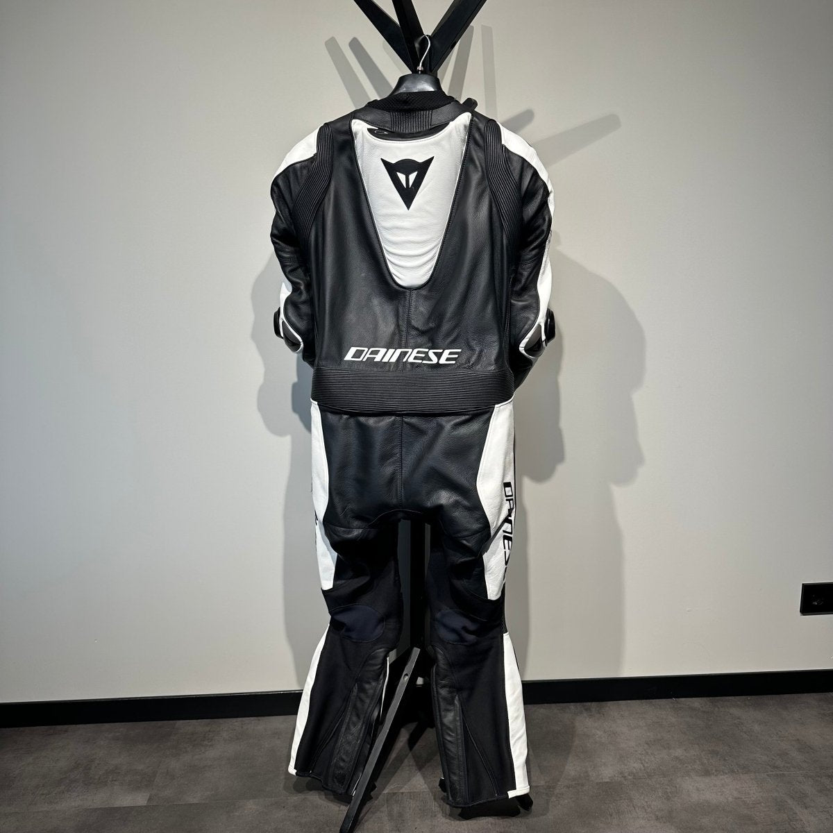 Dainese Motorpak Leer (54) - Tweedehandsmotorkleding.nl