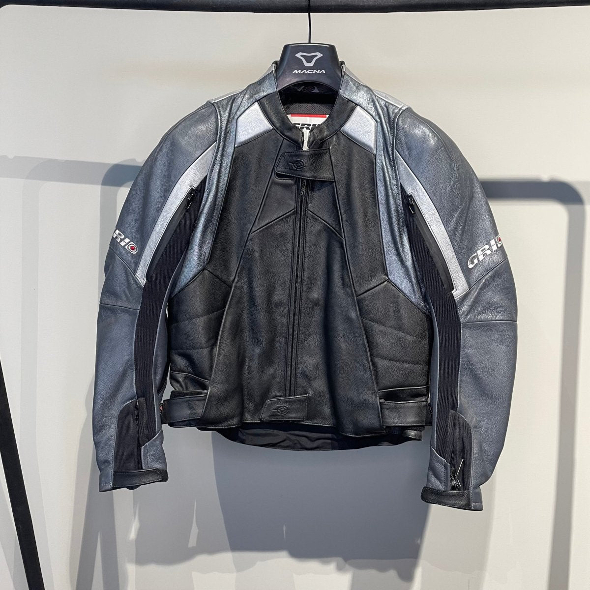 Grid Motorjas Leer (50) - Tweedehandsmotorkleding.nl