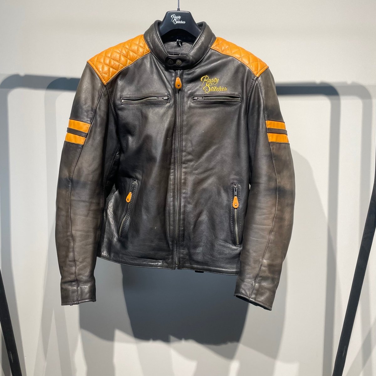 Rusty Stitches Motorjas Leer (L) - Tweedehandsmotorkleding.nl