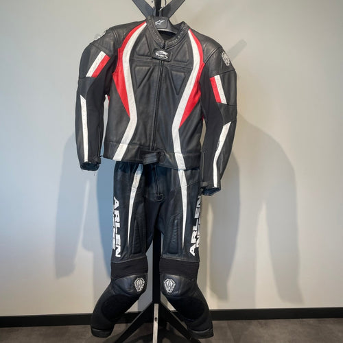 Arlen Ness Motorpak Leer (44) - Tweedehandsmotorkleding.nl