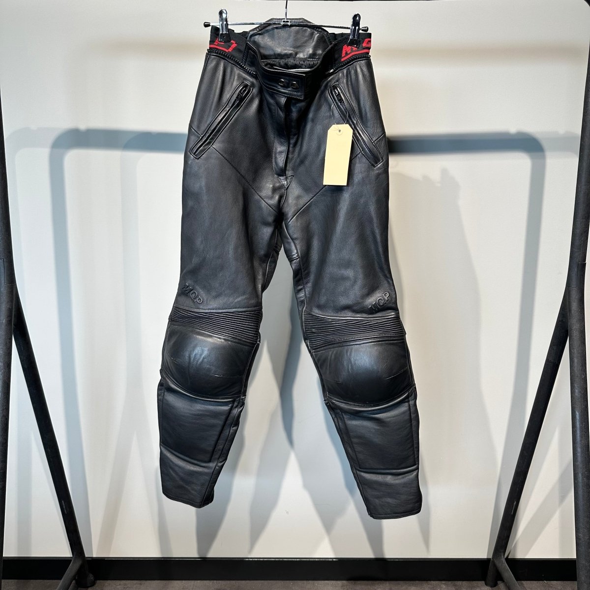 MQP Motorbroek Leer (36) - Tweedehandsmotorkleding.nl