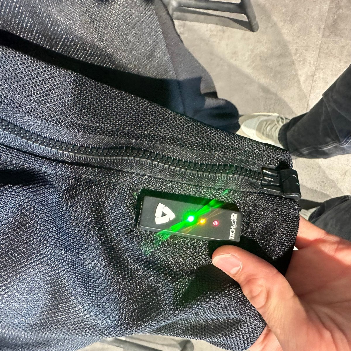 REV’IT Avertum Airbag (L) - Tweedehandsmotorkleding.nl