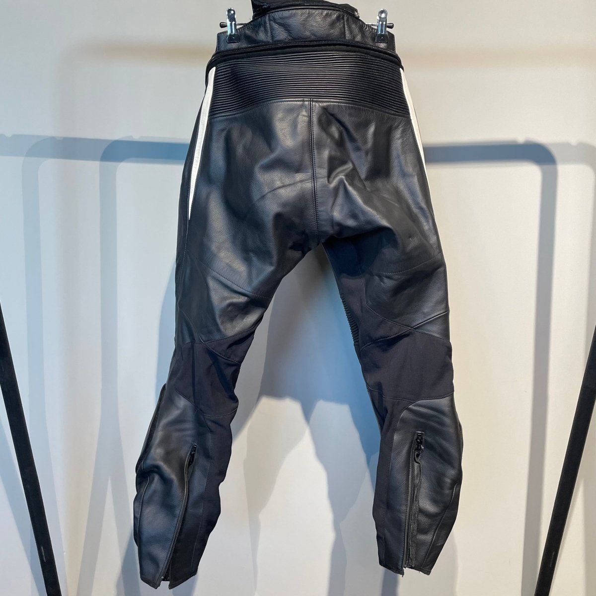 BMW Motorbroek Leer (50) - Tweedehandsmotorkleding.nl