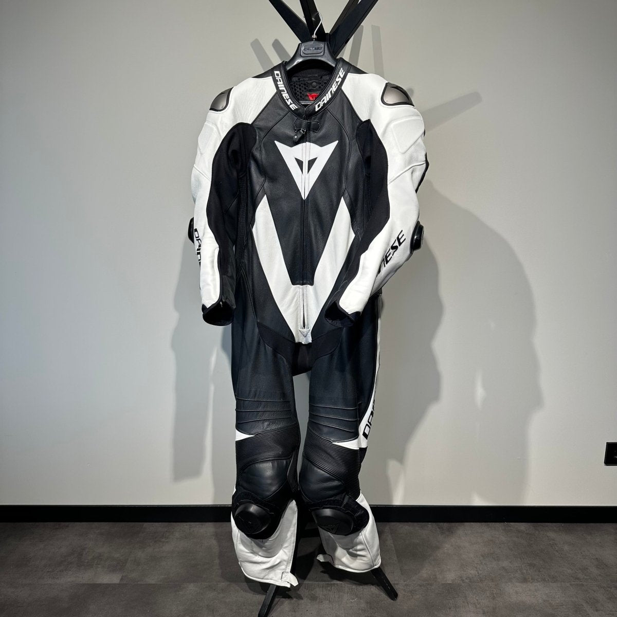 Dainese Motorpak Leer (54) - Tweedehandsmotorkleding.nl