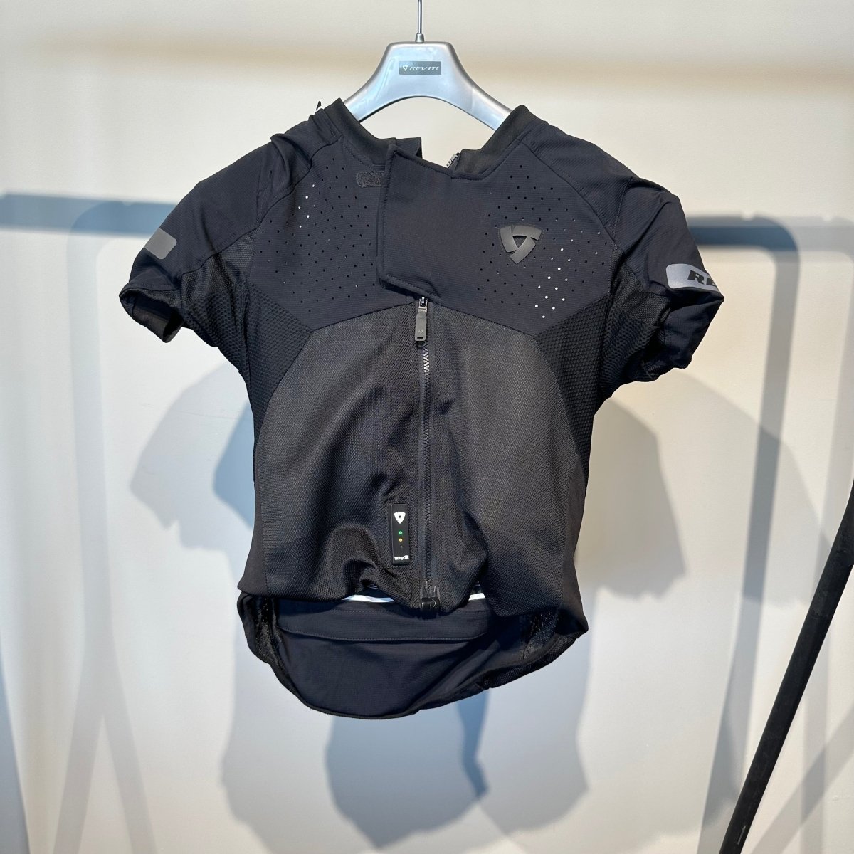 REV’IT Avertum Airbag (M) - Tweedehandsmotorkleding.nl