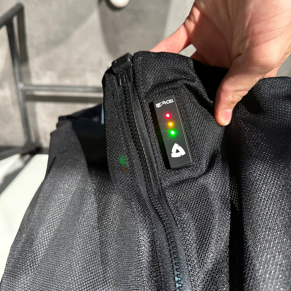 REV’IT Avertum Airbag (M) - Tweedehandsmotorkleding.nl