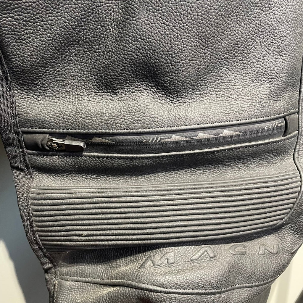 Macna Motorbroek Leer (56) - Tweedehandsmotorkleding.nl