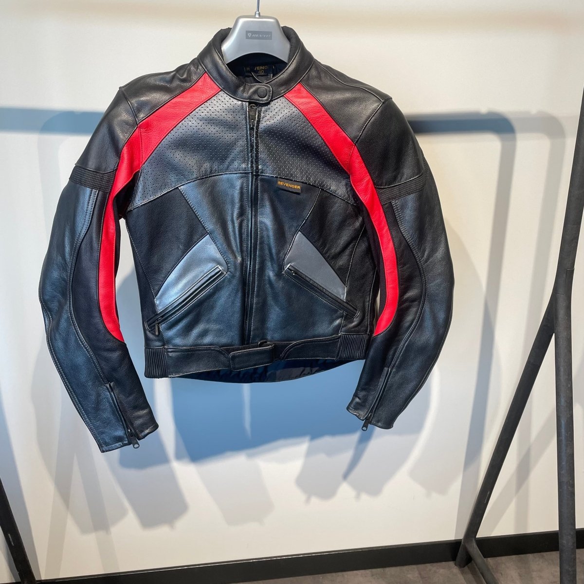 Revenger Motorjas Leer (40) - Tweedehandsmotorkleding.nl