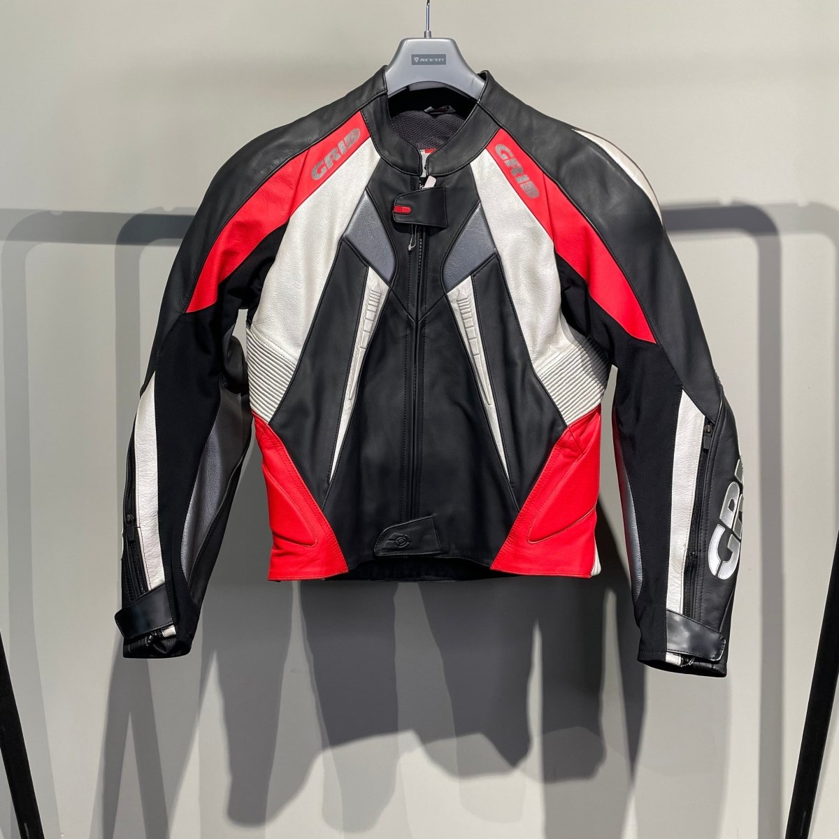 Grid Motorjas Leer (50) - Tweedehandsmotorkleding.nl