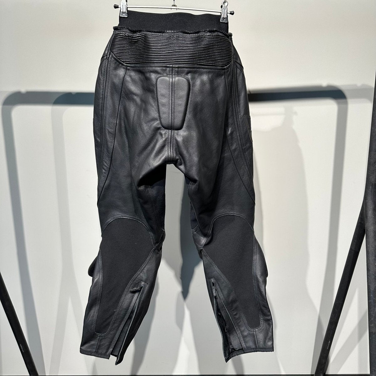 IXS Motorbroek Leer (M (short)) - Tweedehandsmotorkleding.nl