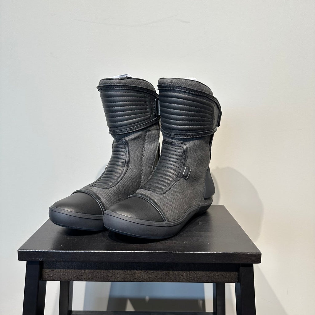 Vitesse Motorlaarzen Textiel (43) - Tweedehandsmotorkleding.nl